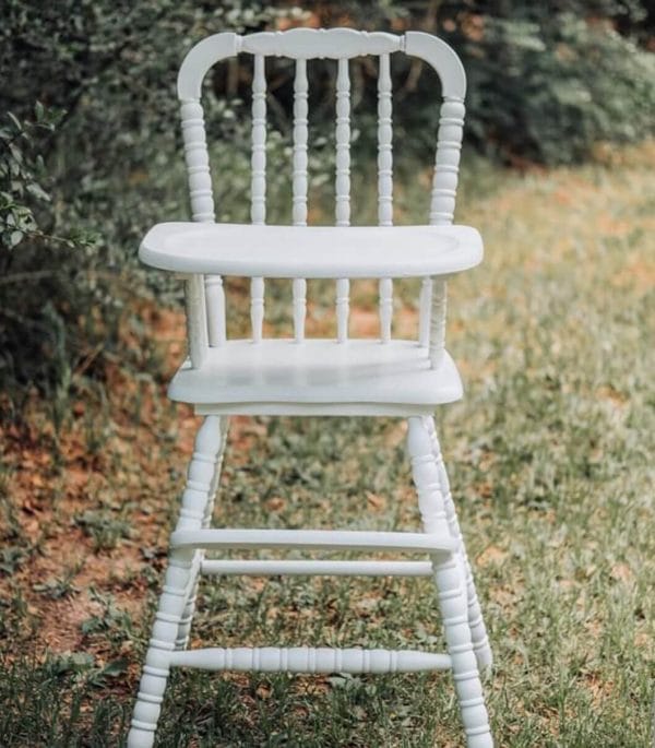Vintage baby high chair rental available for baby birthdays from Just Peachy in Little Rock.